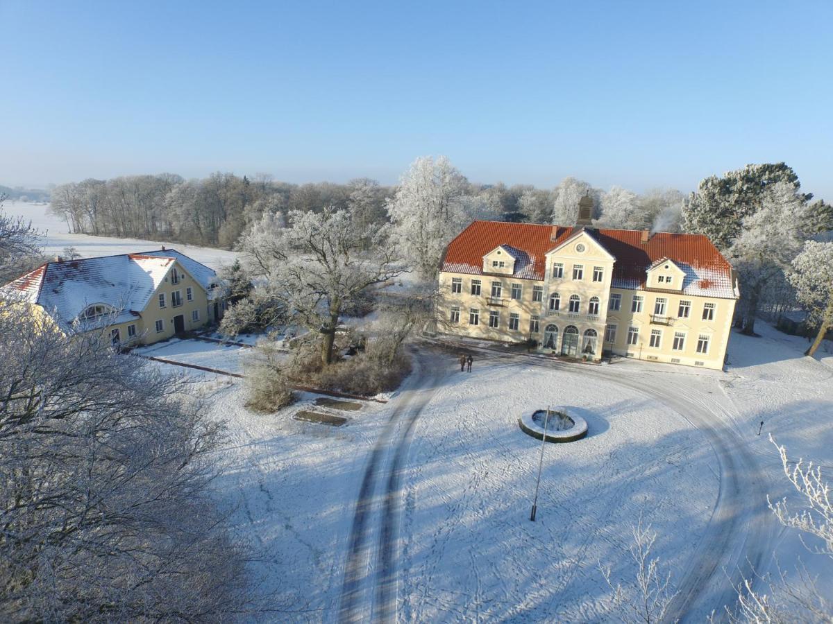 Апартаменты Landgut Oberhof Клюц Экстерьер фото